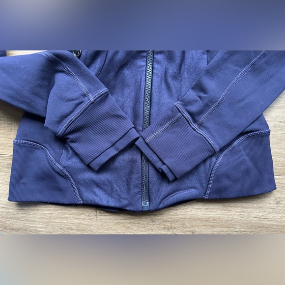 Lululemon Emerge Renewed Jacket - Picture 6 of 10
